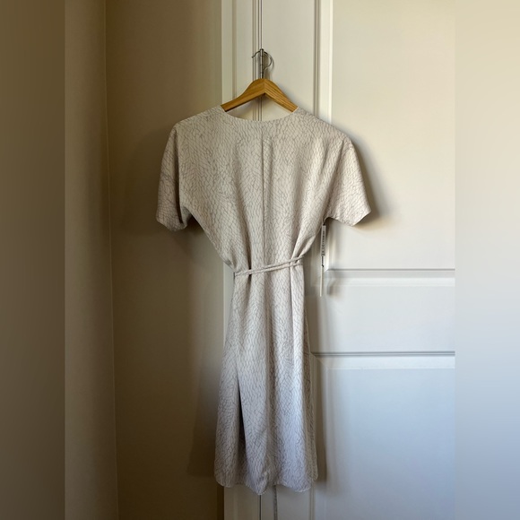 ARITZIA Babaton Wallace Dress Bone/Comet XXS - Picture 2 of 8